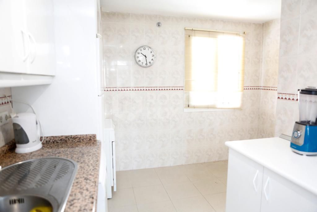 Apartment for Rent in Los Naranjos, Marbella – Prime Location Close to Everything