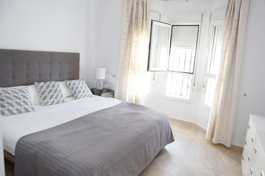 Apartment for Rent in Los Naranjos, Marbella – Prime Location Close to Everything