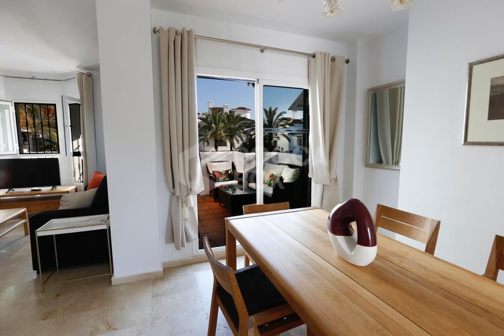 Apartment for Rent in Los Naranjos, Marbella – Prime Location Close to Everything