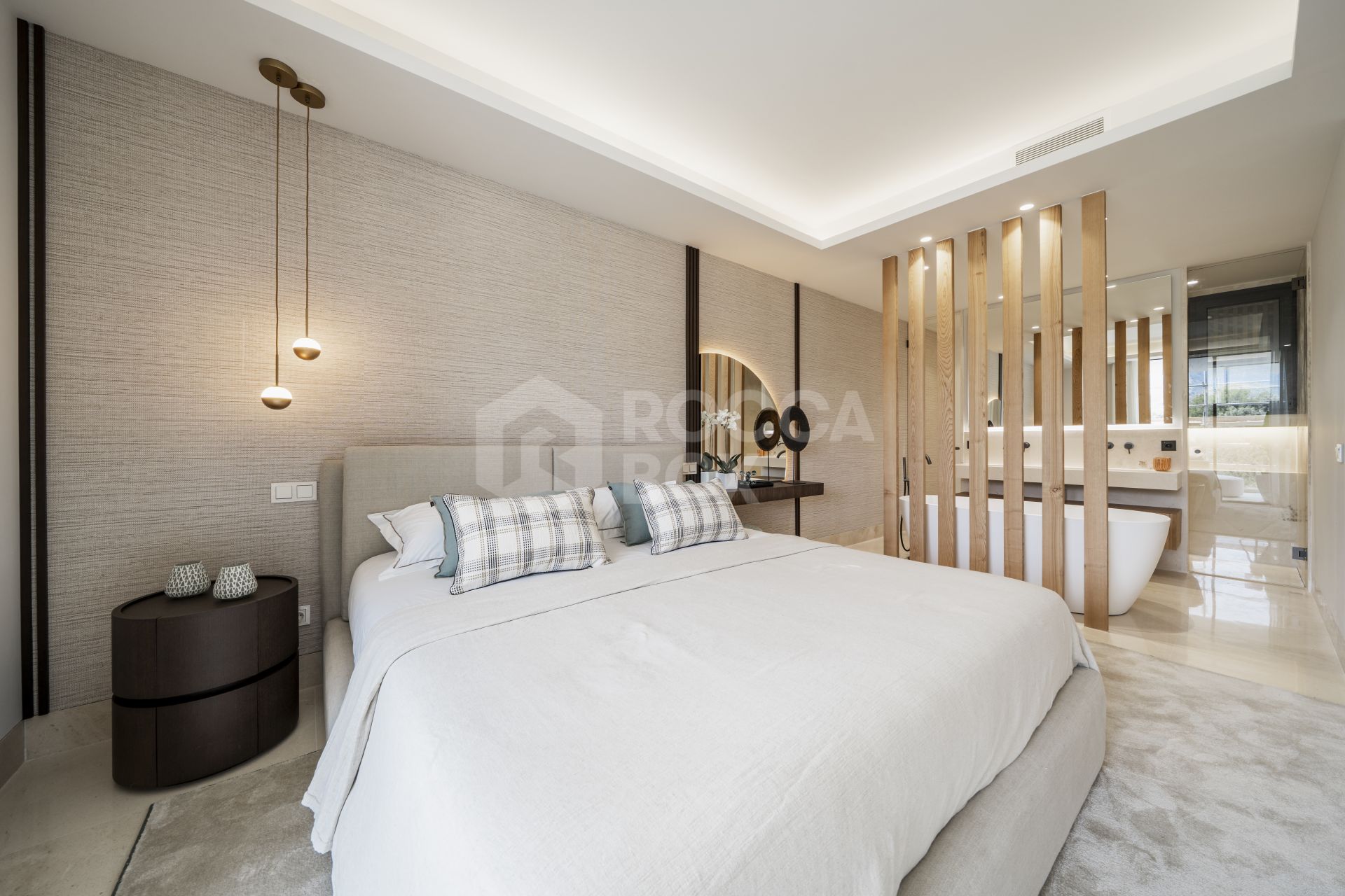 Exquisite New Build Apartment with Panoramic Views and Luxury Amenities