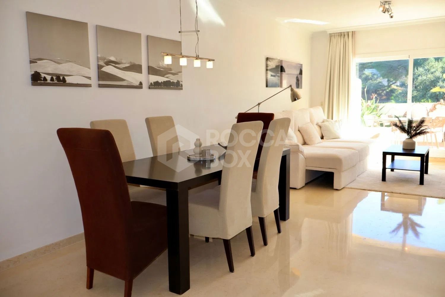 Luxury Penthouse with Panoramic Sea Views and Exceptional Amenities