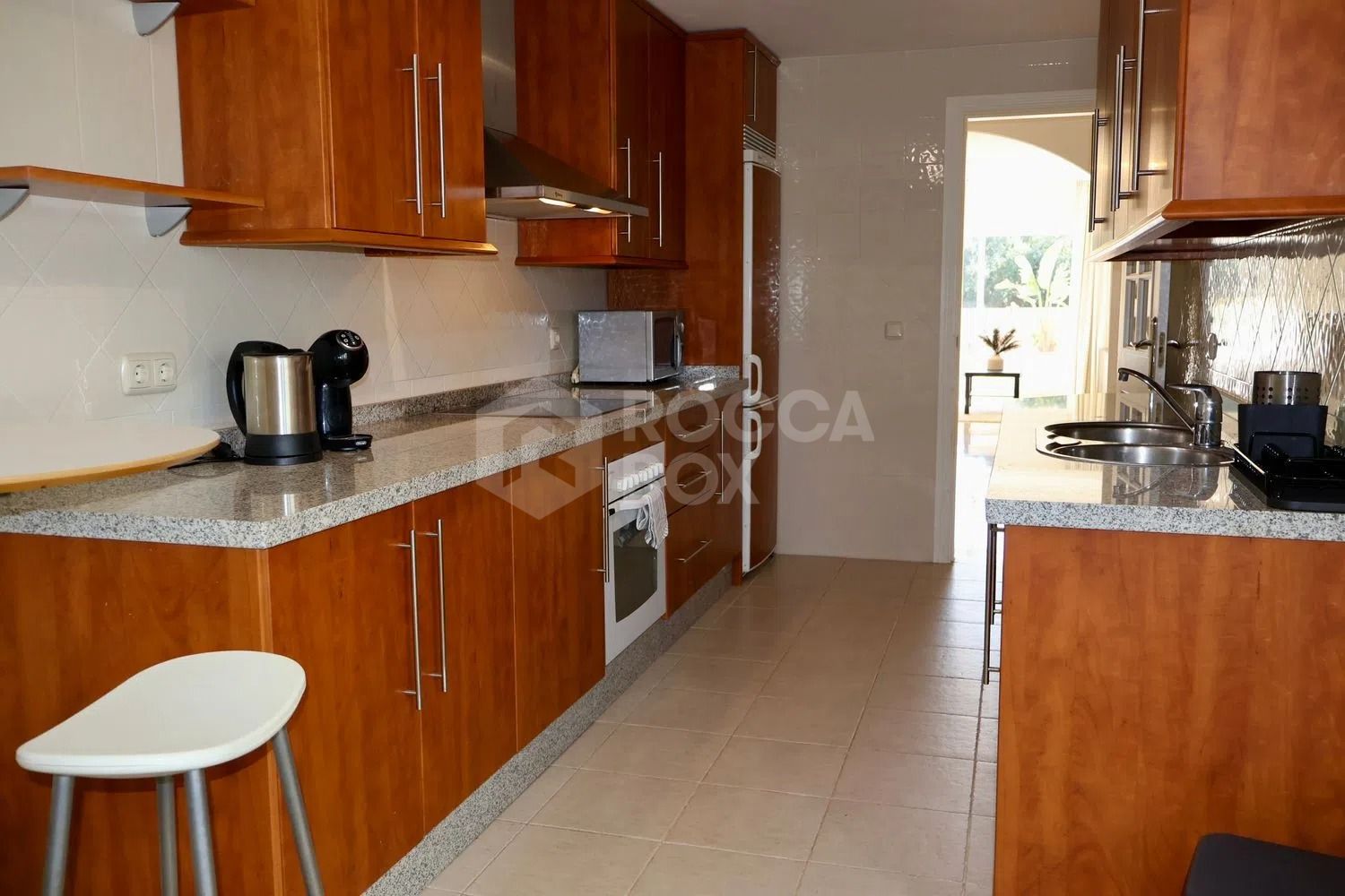 Luxury Penthouse with Panoramic Sea Views and Exceptional Amenities