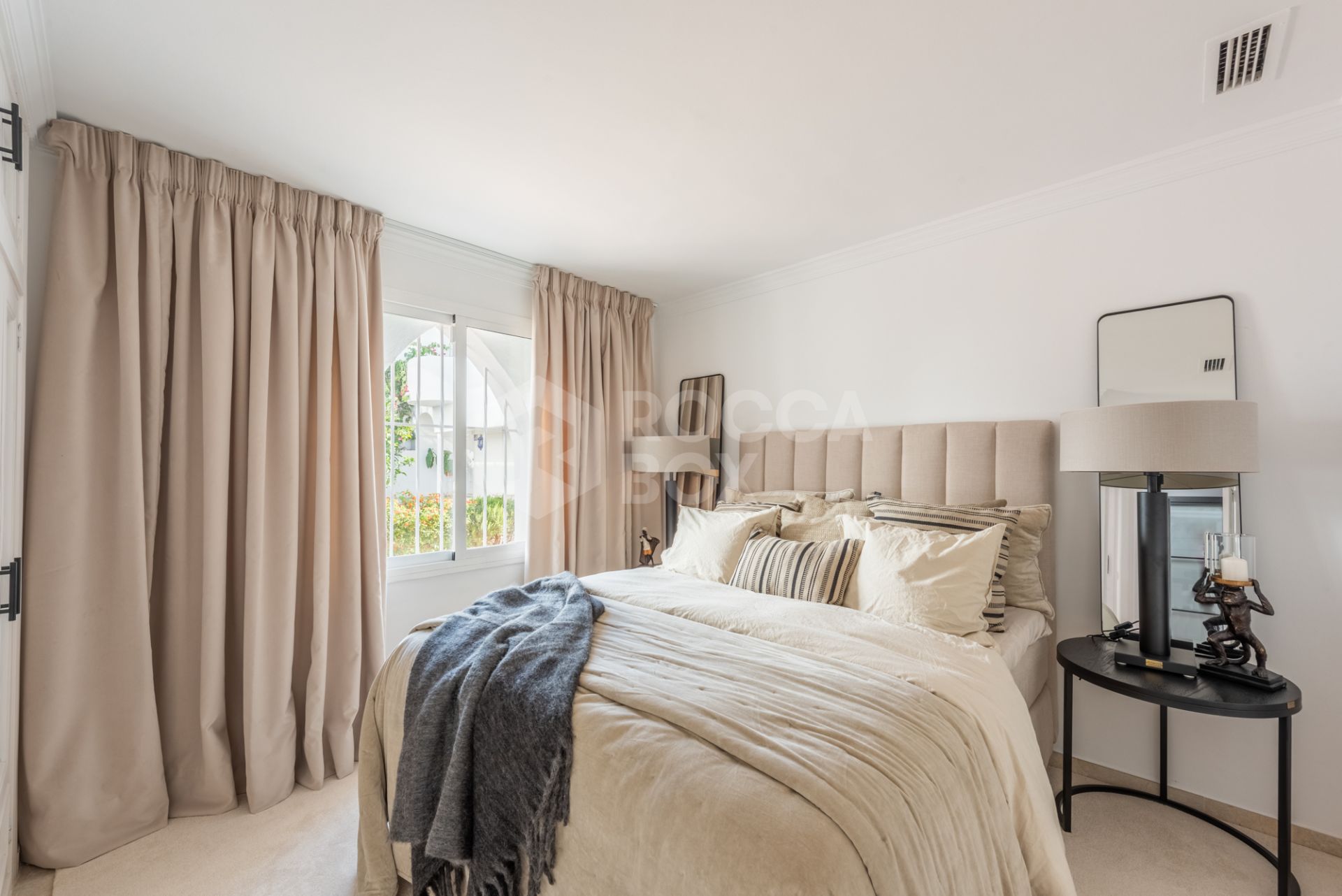 Exquisite Three-Bedroom Luxury Villa with Sea Views and Direct Beach Access