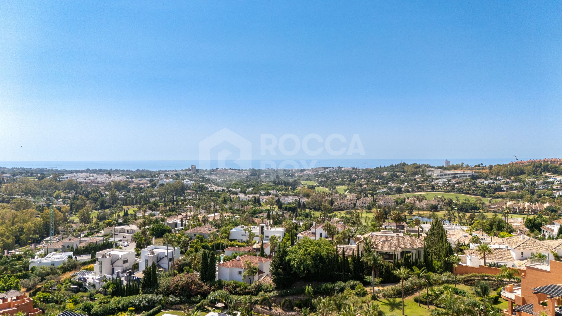 Contemporary Scandinavian-Style Penthouse with Panoramic Sea Views