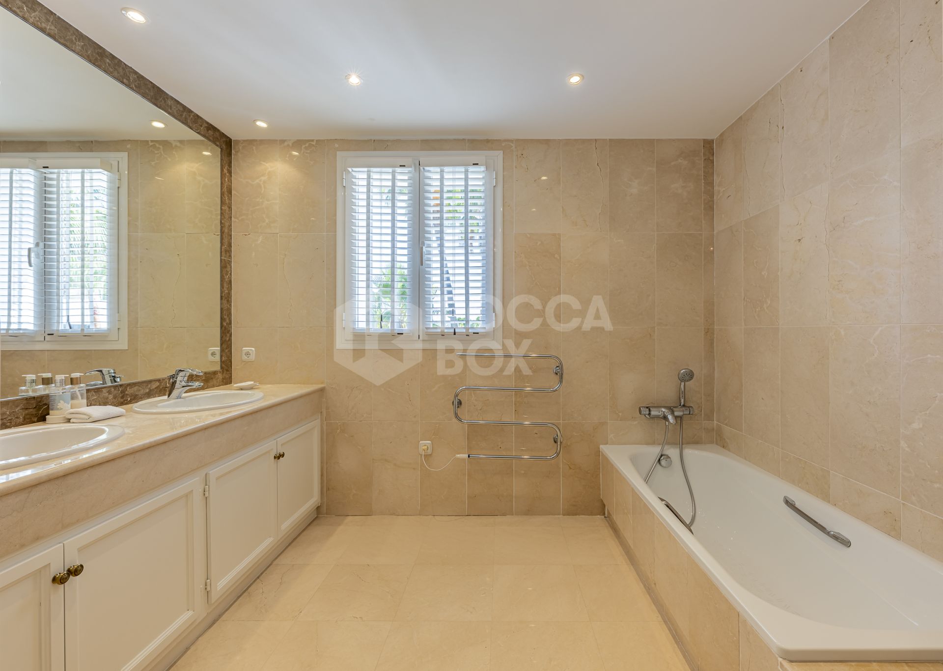 Exquisite Frontline Golf Luxury Villa with Private Pool and Garden