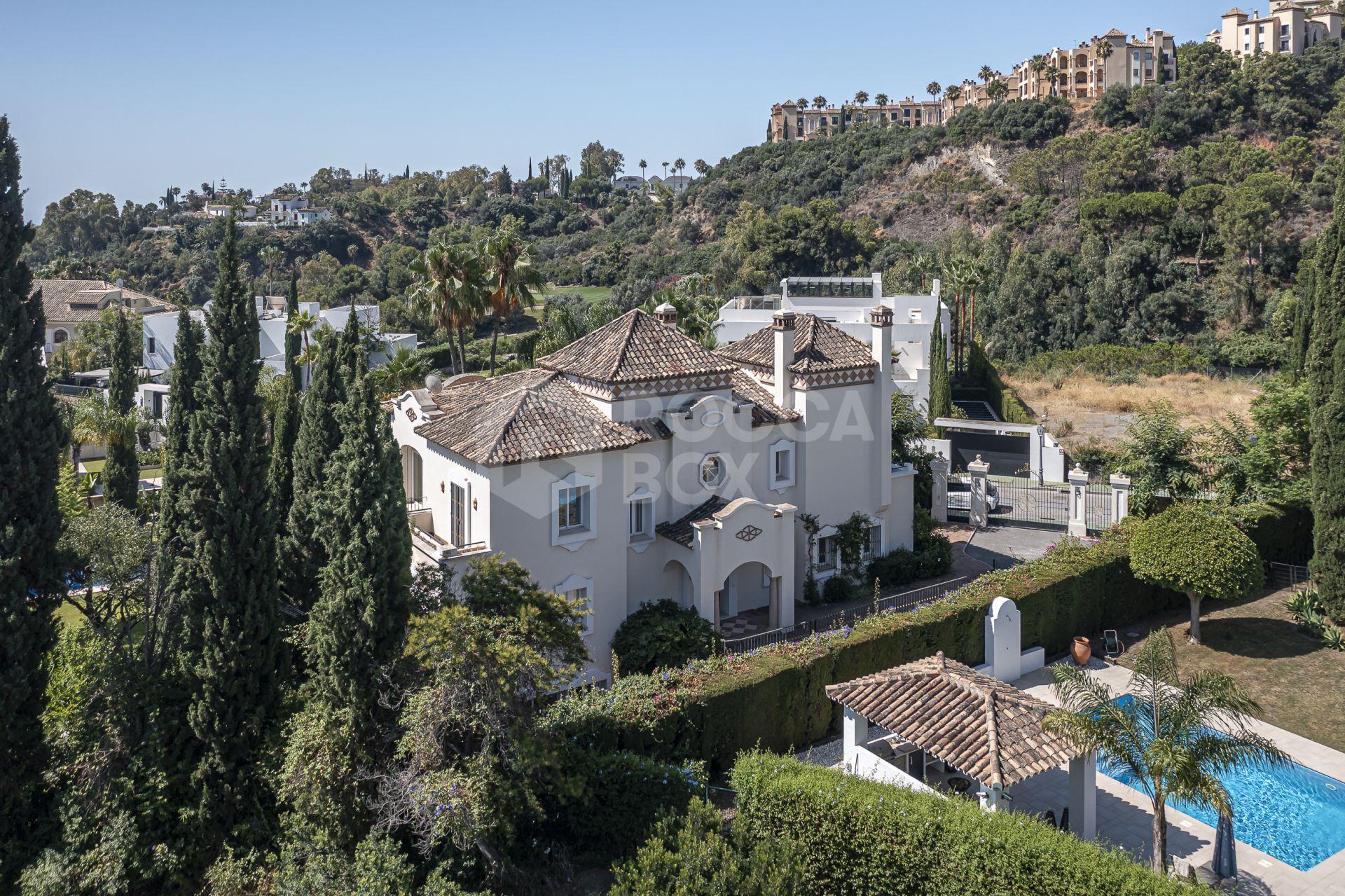 Exquisite Frontline Golf Luxury Villa with Private Pool and Garden