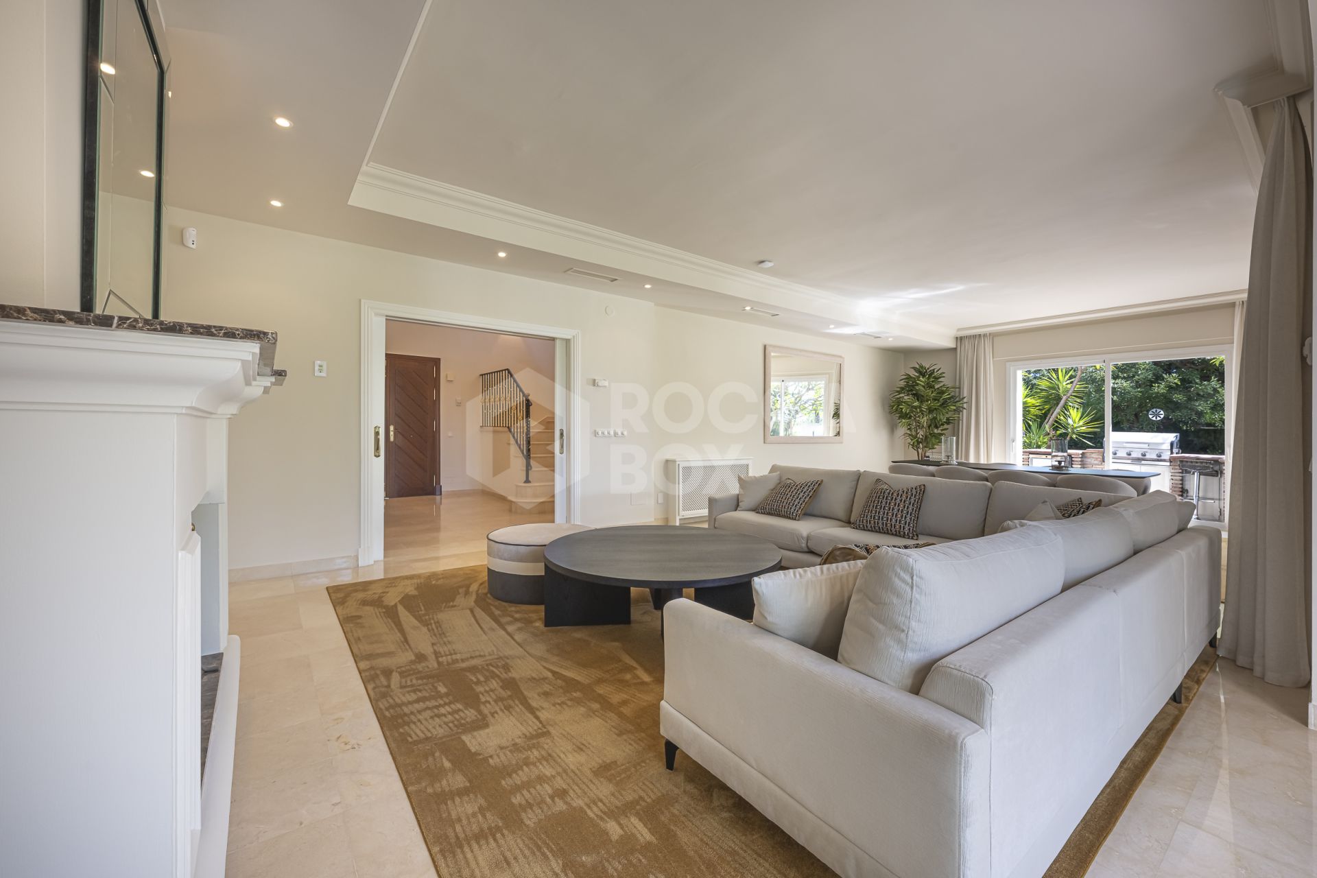 Exquisite Frontline Golf Luxury Villa with Private Pool and Garden