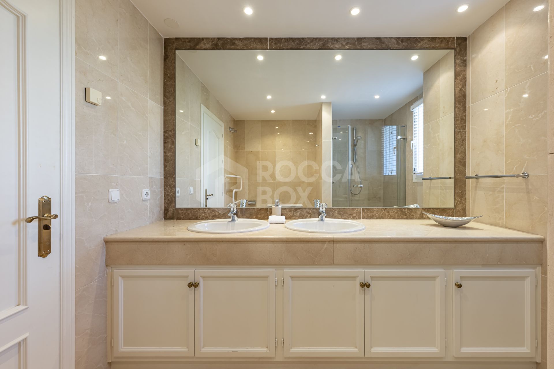 Exquisite Frontline Golf Luxury Villa with Private Pool and Garden