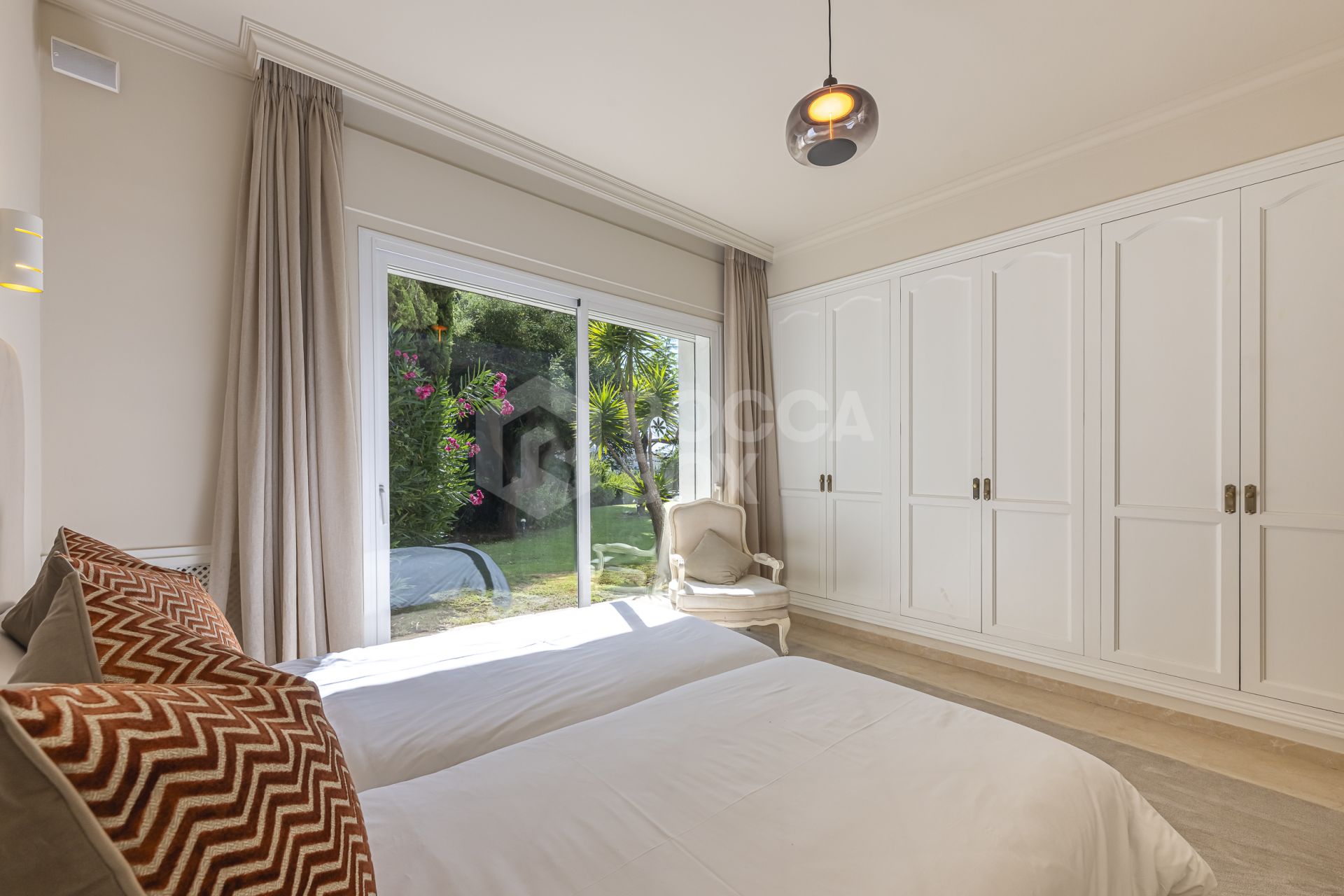 Exquisite Frontline Golf Luxury Villa with Private Pool and Garden