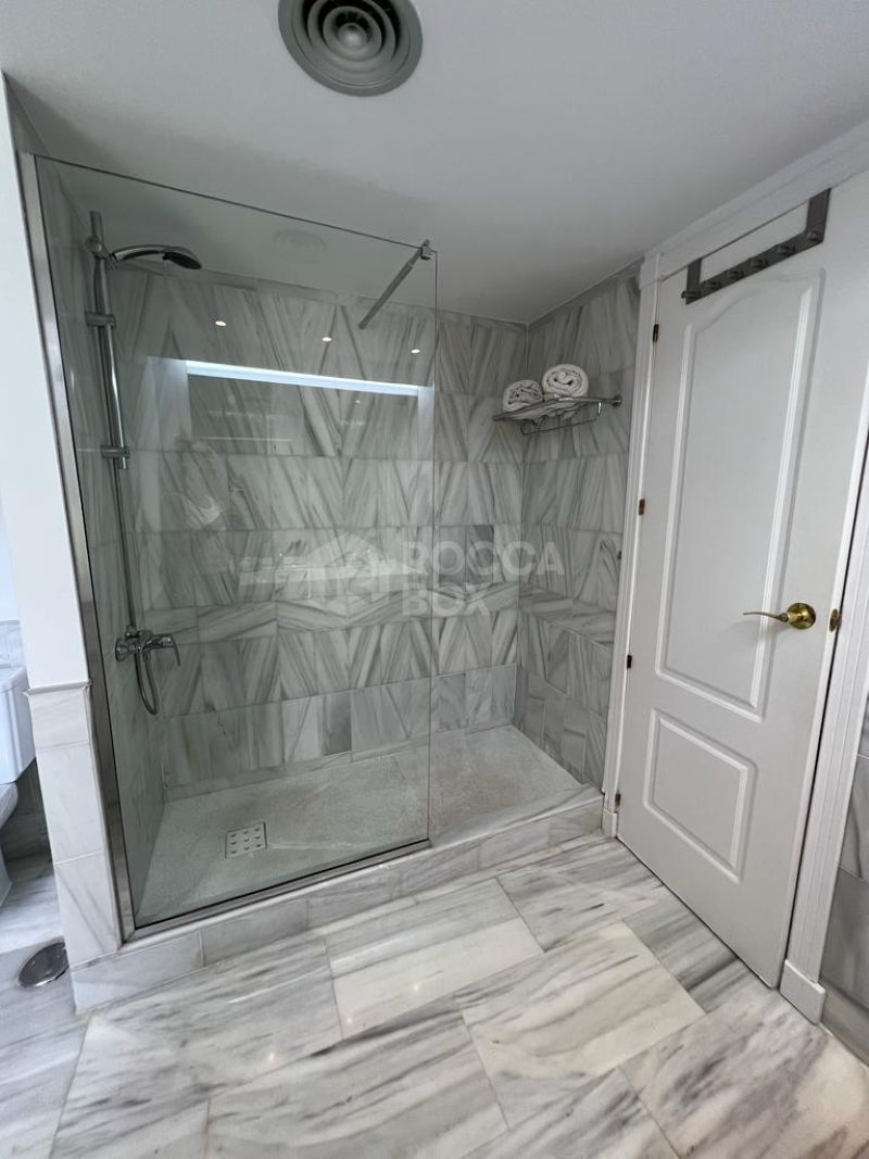 1-Bedroom Apartment in Los Naranjos, Aloha – Costa del Sol