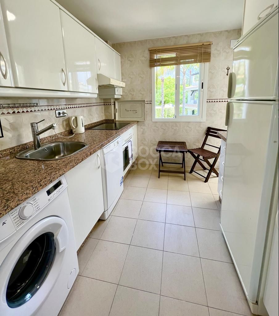 1-Bedroom Apartment in Los Naranjos, Aloha – Costa del Sol