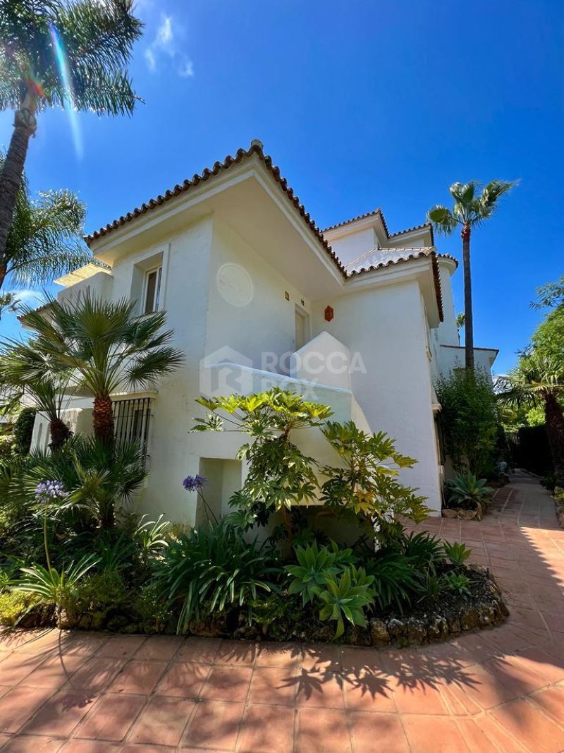 1-Bedroom Apartment in Los Naranjos, Aloha – Costa del Sol