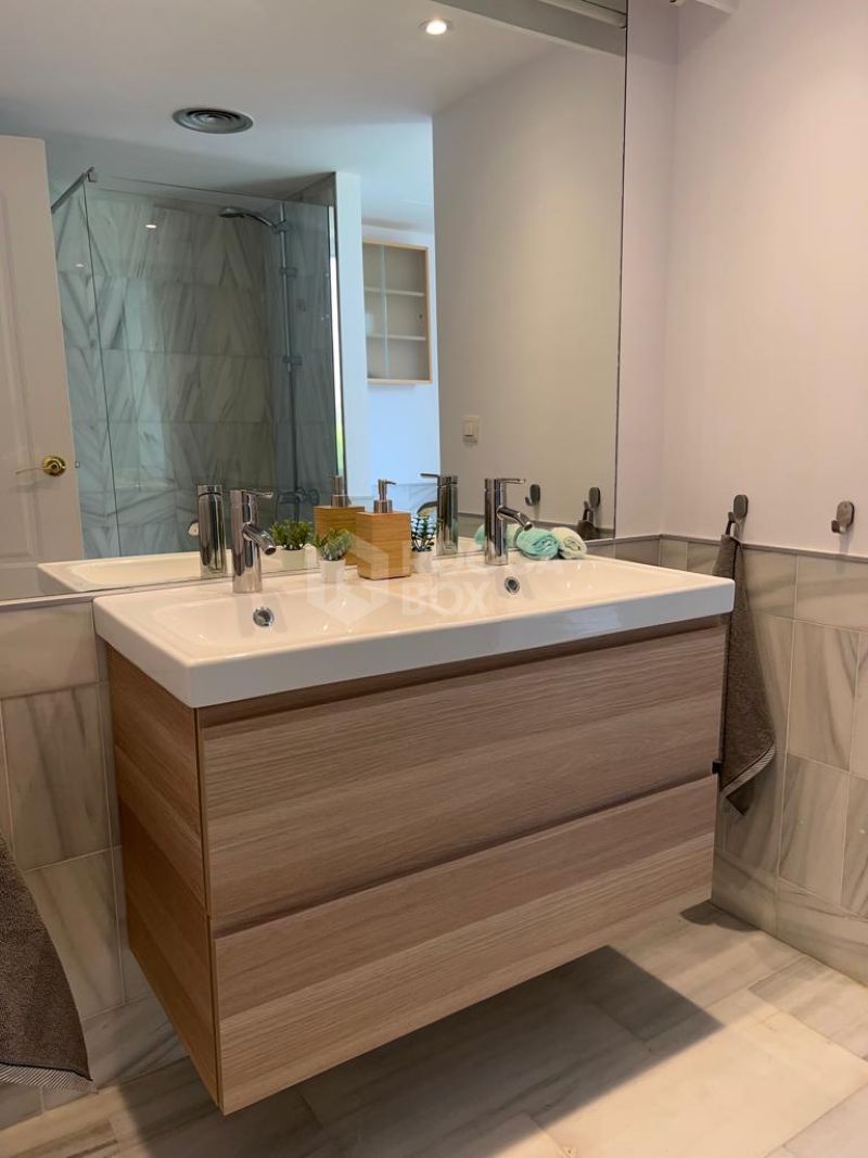 1-Bedroom Apartment in Los Naranjos, Aloha – Costa del Sol