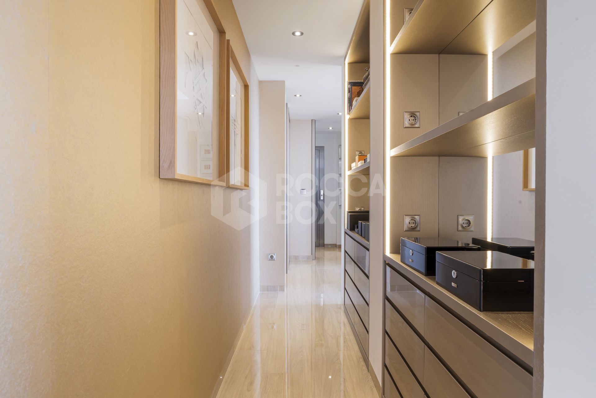 Exquisite Four-Bedroom Luxury Penthouse with Panoramic Views and Exceptional Amenities