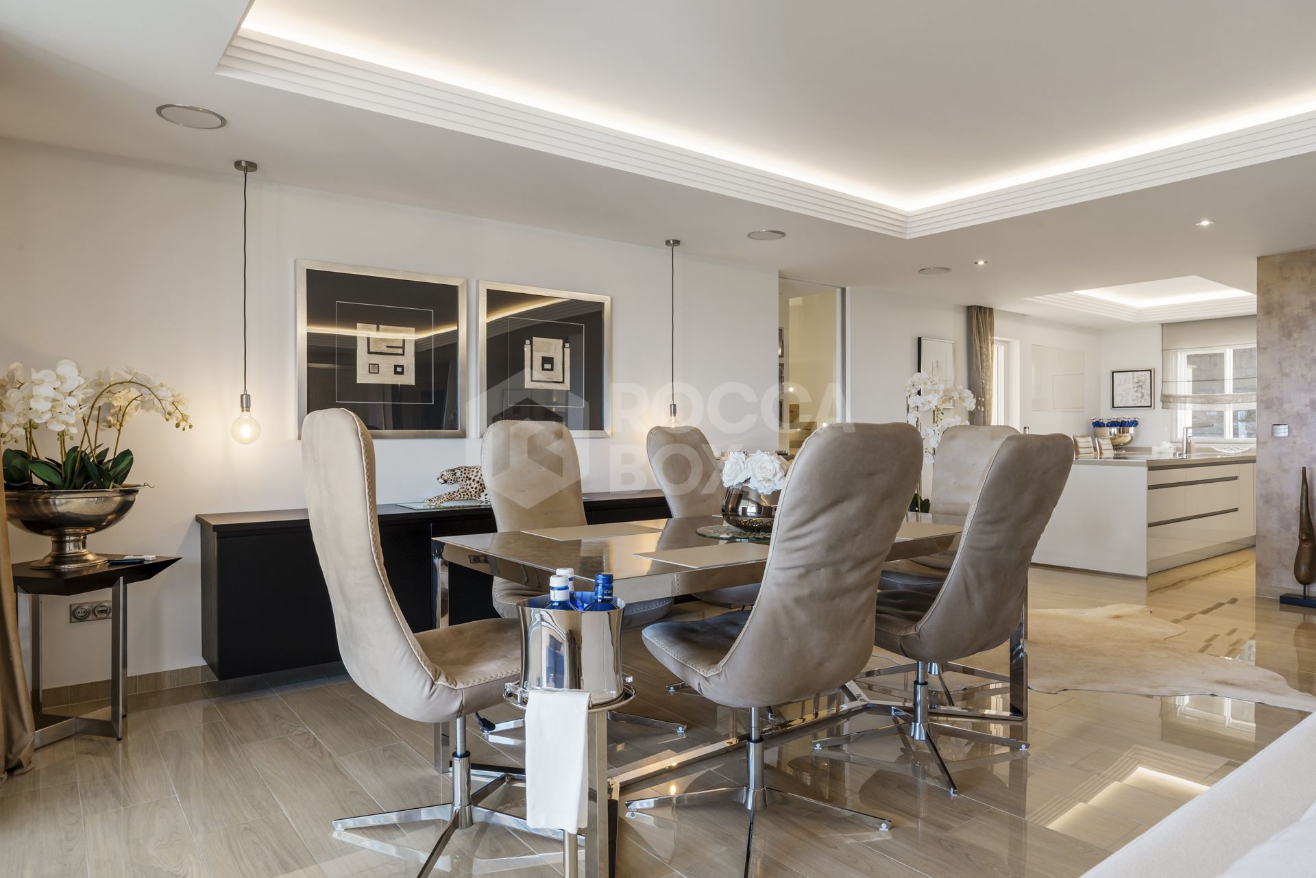 Exquisite Four-Bedroom Luxury Penthouse with Panoramic Views and Exceptional Amenities