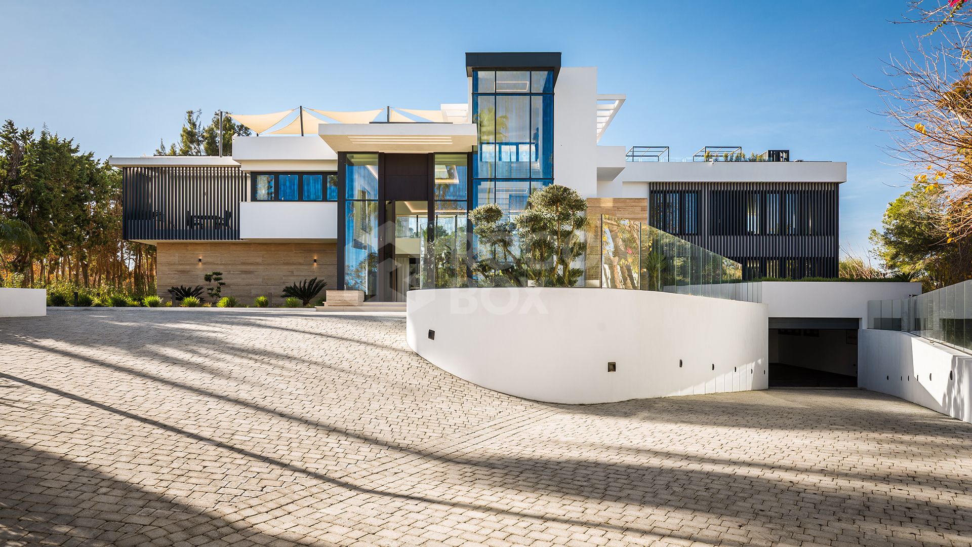 Luxury Villa with Panoramic Views in the Top Location in Sotogrande