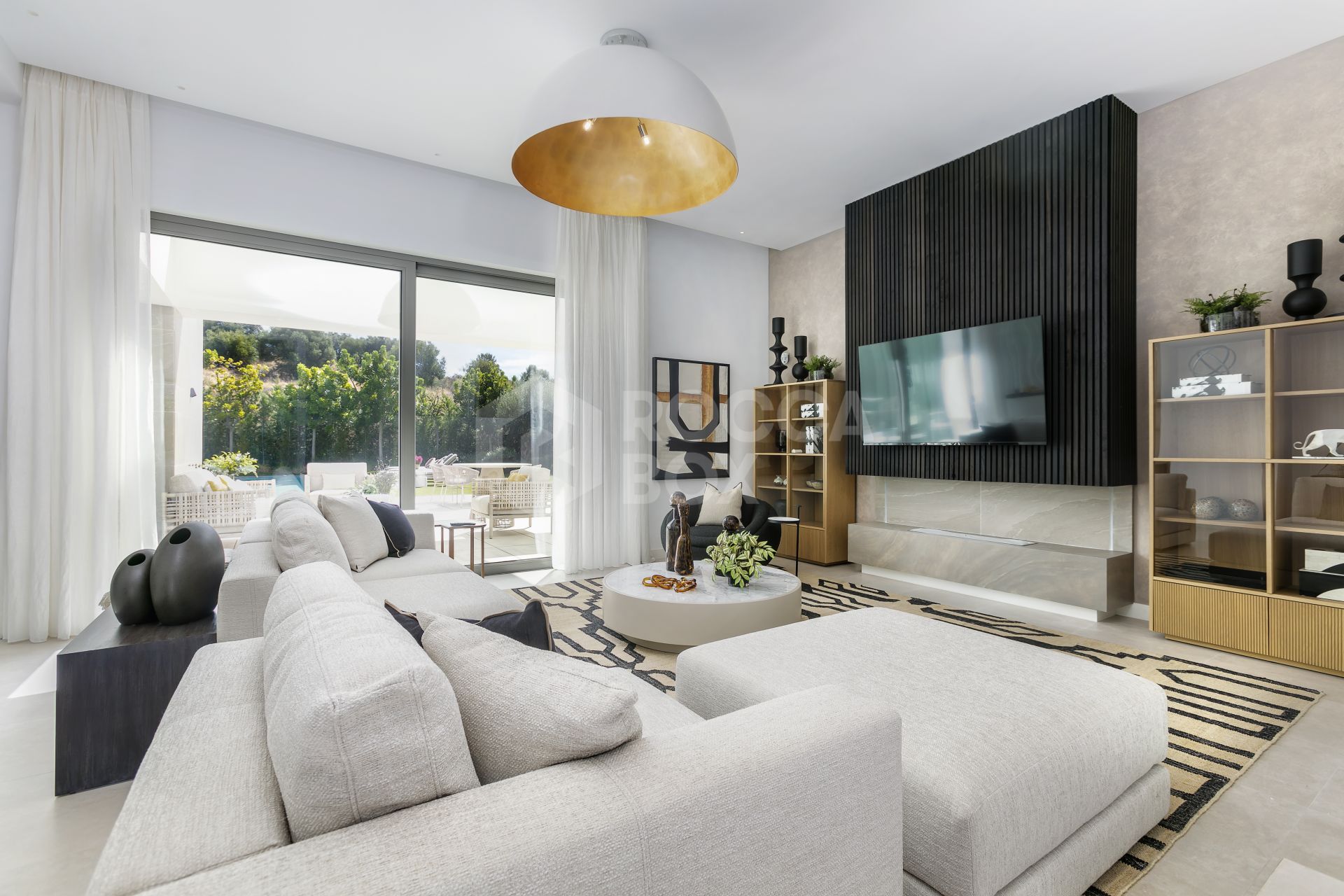 Modern Luxury Villa in El Paraíso, New Golden Mile