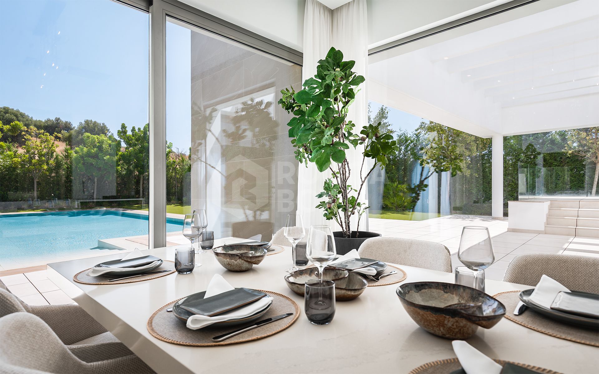 Modern Luxury Villa in El Paraíso, New Golden Mile