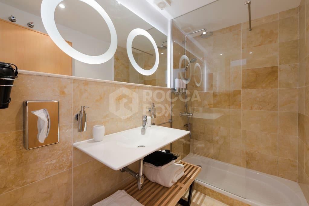 Luxury Duplex Available With Stunning Sea Views