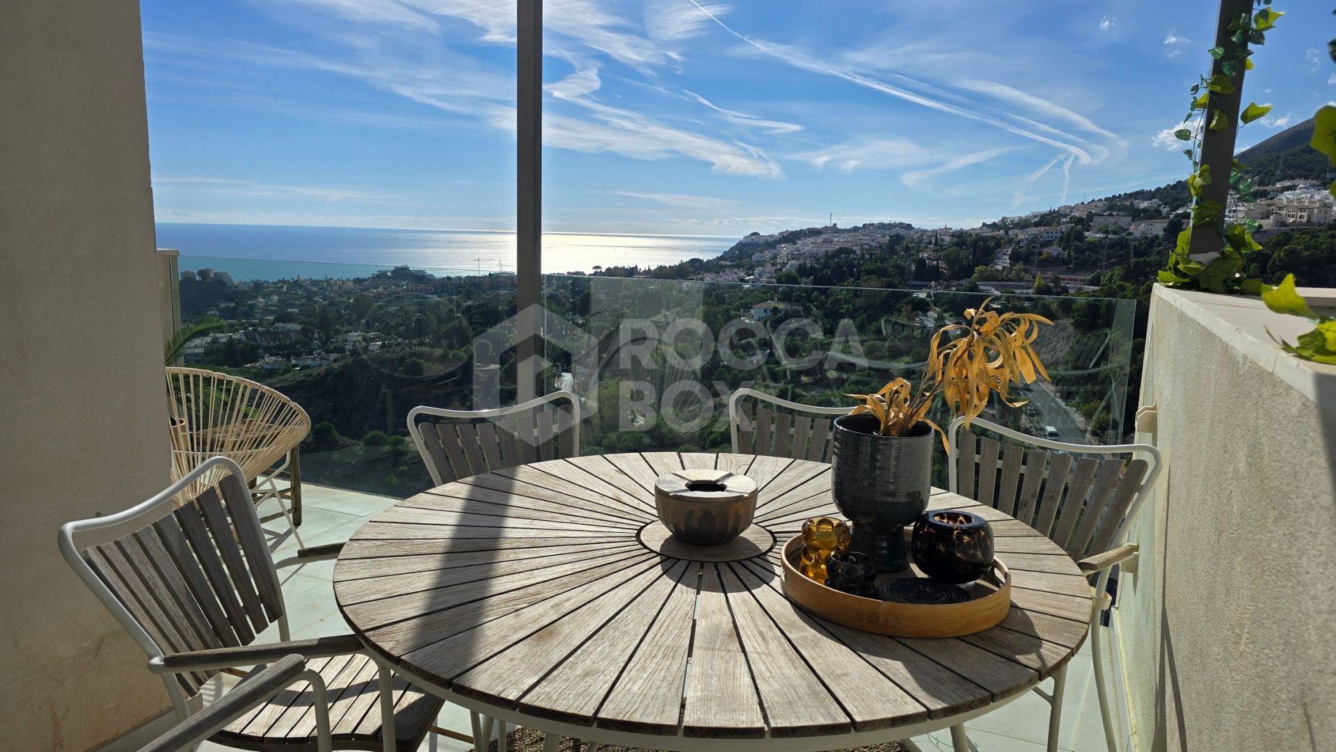 Elegant Duplex Penthouse with Panoramic Views and Private Rooftop Solarium