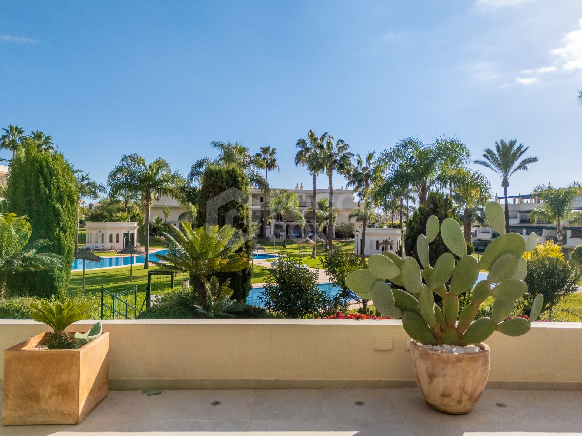 Stylish Renovated 2-Bed Apartment in Gated Community, Minutes from Puerto Banús