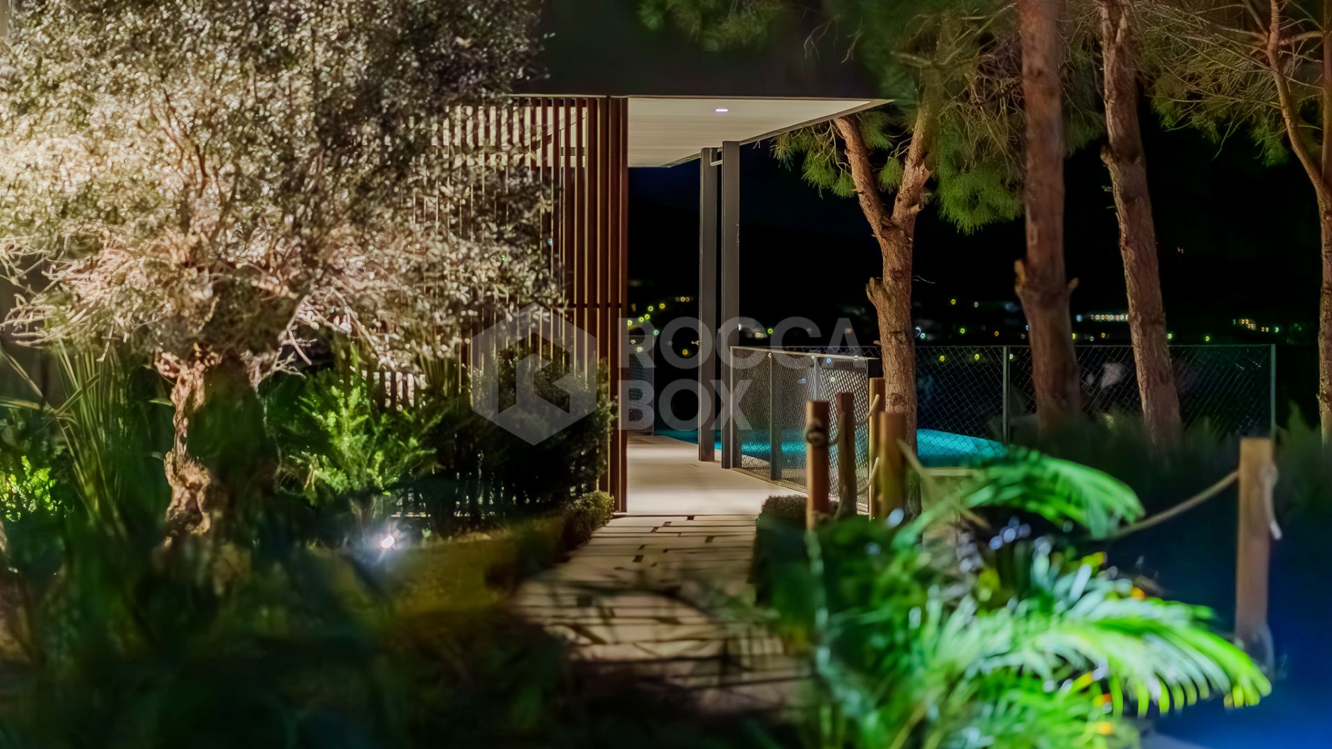 Stunning Contemporary Villa with Award-Winning Design, Panoramic Views, and Sustainable Features in Sotogrande