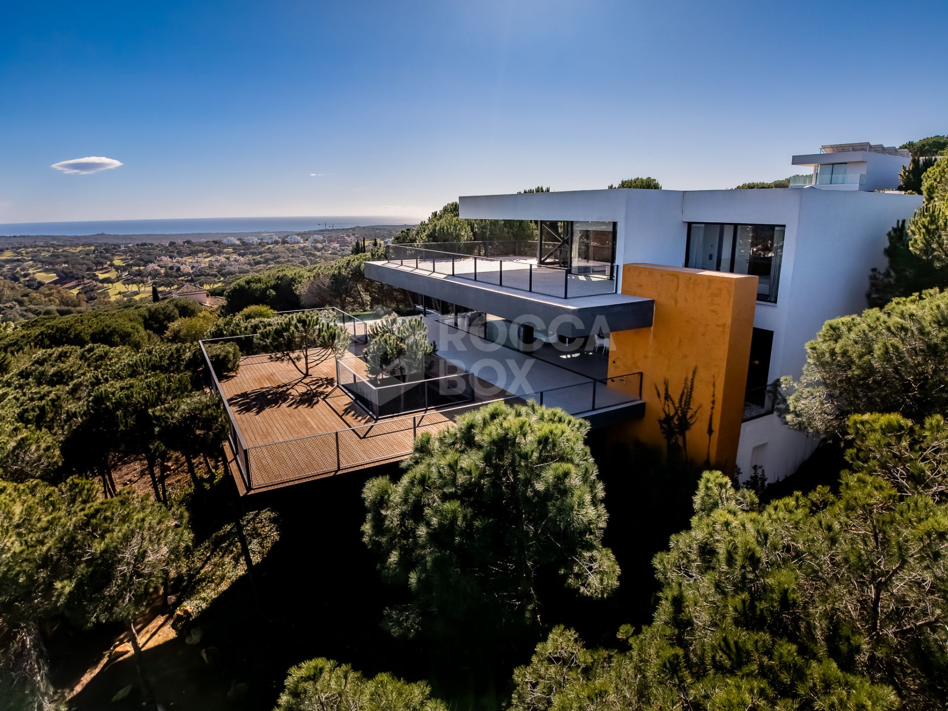 Stunning Contemporary Villa with Award-Winning Design, Panoramic Views, and Sustainable Features in Sotogrande