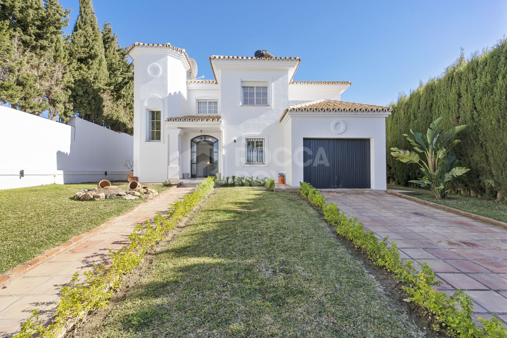 Sun-Drenched Andalusian Retreat with Modern Comforts in Mijas Golf