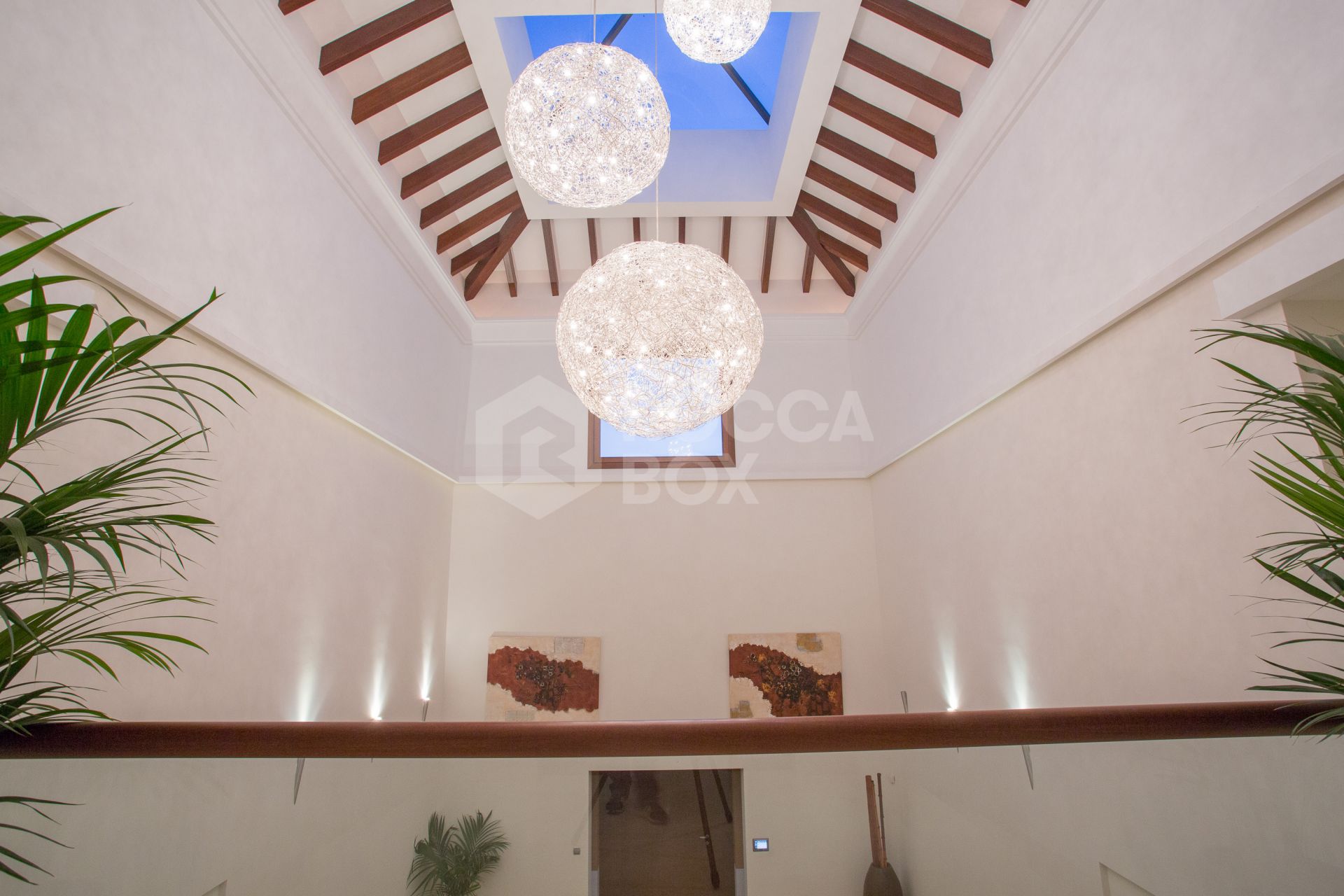 Exquisite Luxury Villa in Cascada de Camojan