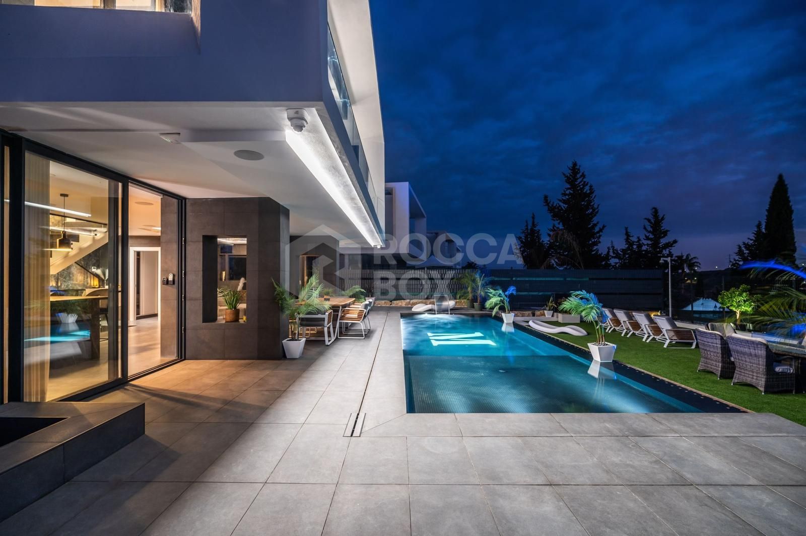 Exquisite 4-Bedroom Luxury Villa in the Prestigious Valle Romano