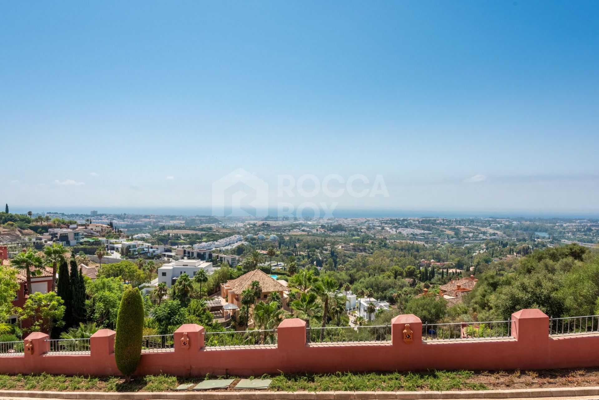 Elegant 2-Bedroom Apartment in Benahavis