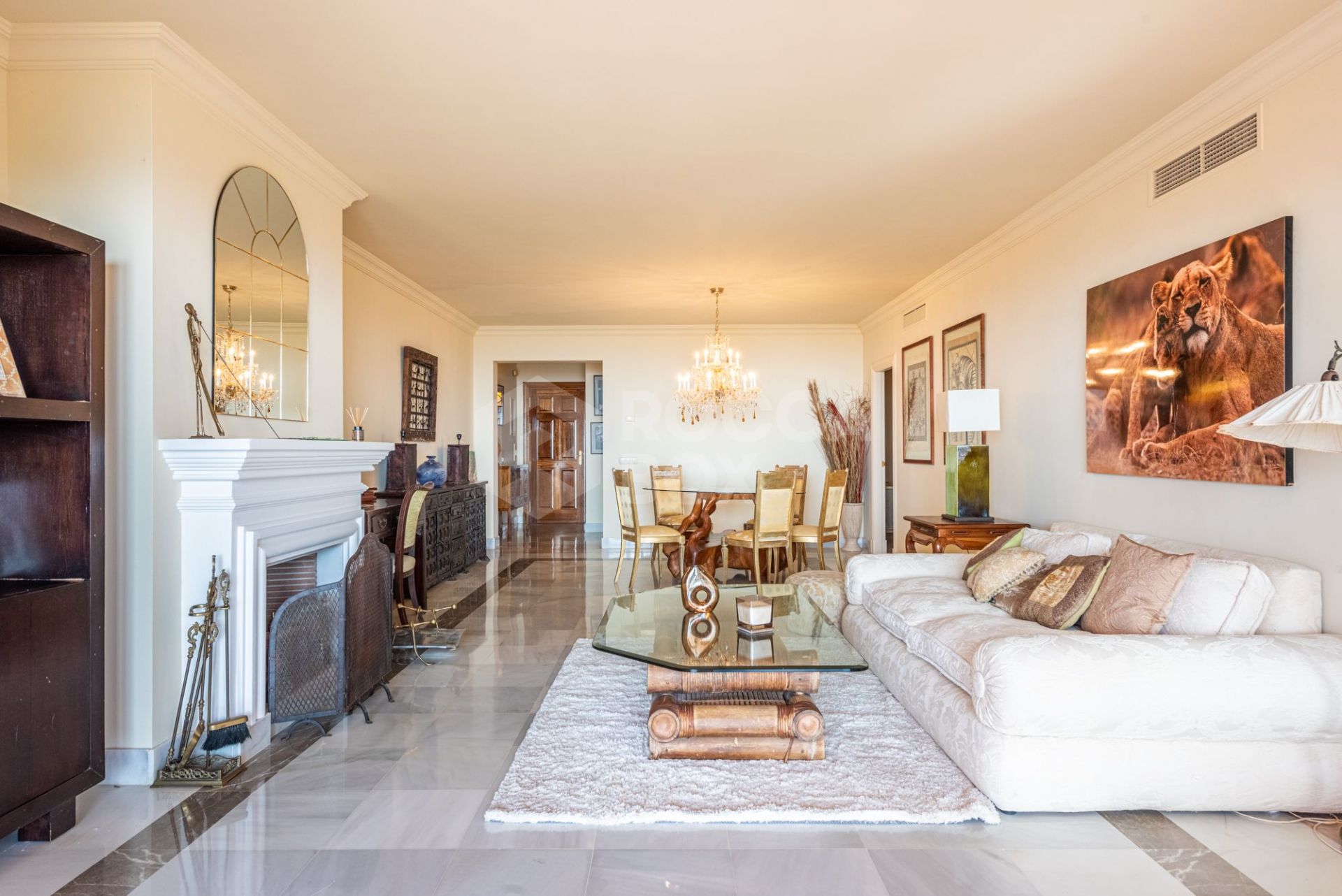 Elegant 2-Bedroom Apartment in Benahavis