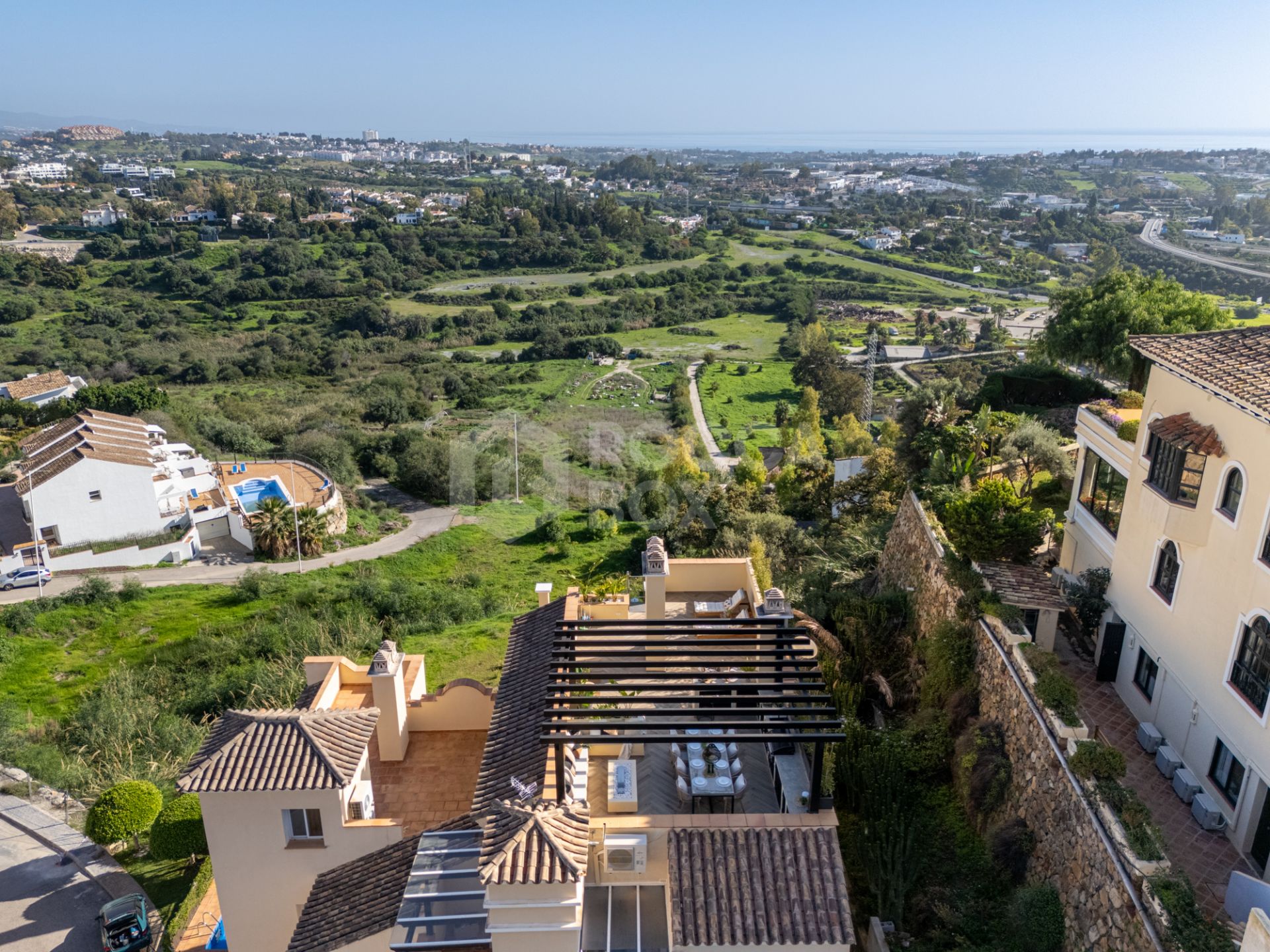 Exquisite Penthouse with Panoramic Views in Los Almendros, Benahavis