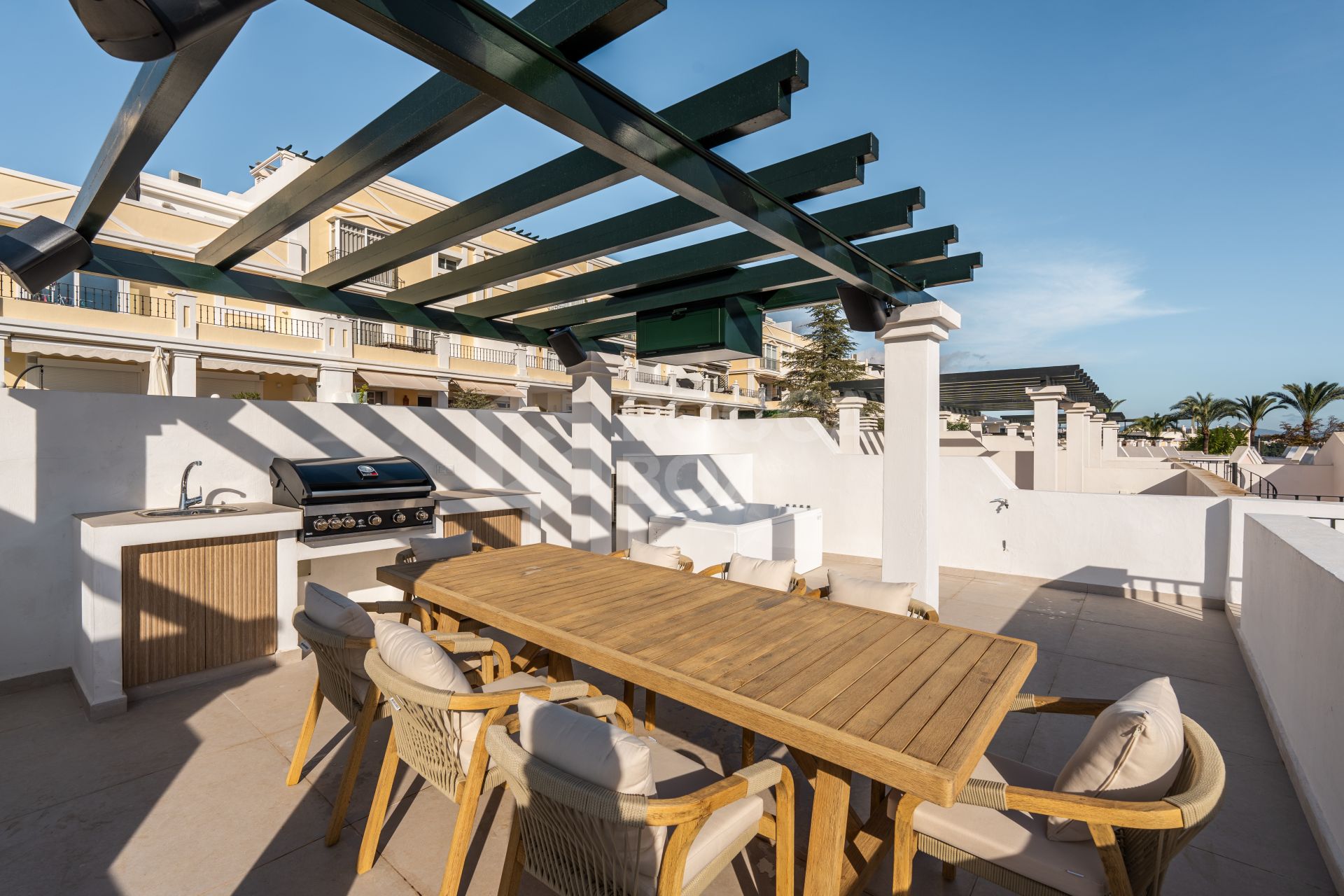 Stylish Duplex Penthouse in Aloha Gardens, Marbella