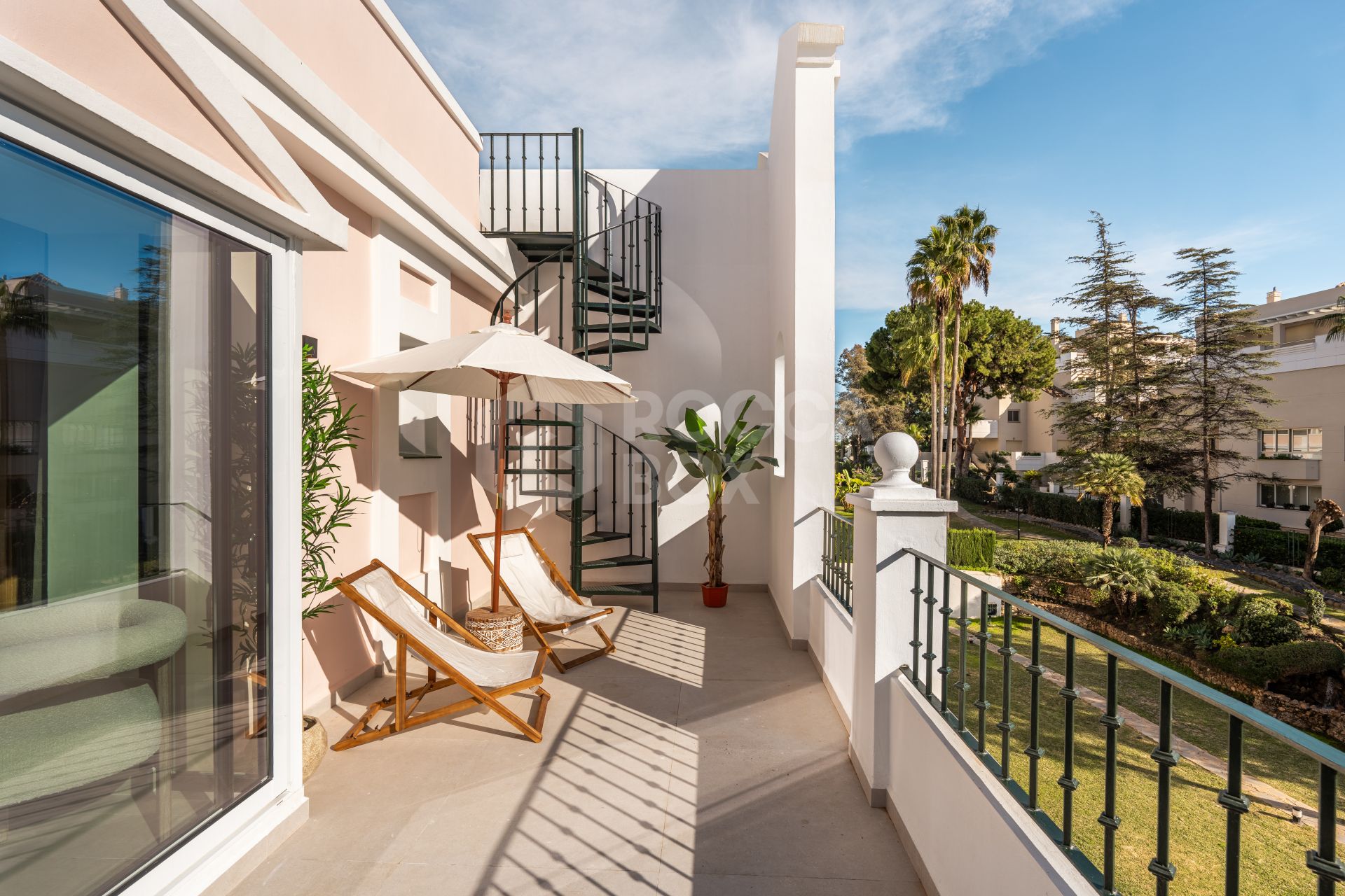 Stylish Duplex Penthouse in Aloha Gardens, Marbella