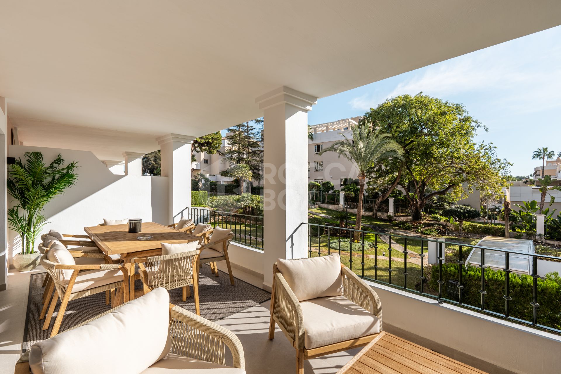 Stylish Duplex Penthouse in Aloha Gardens, Marbella