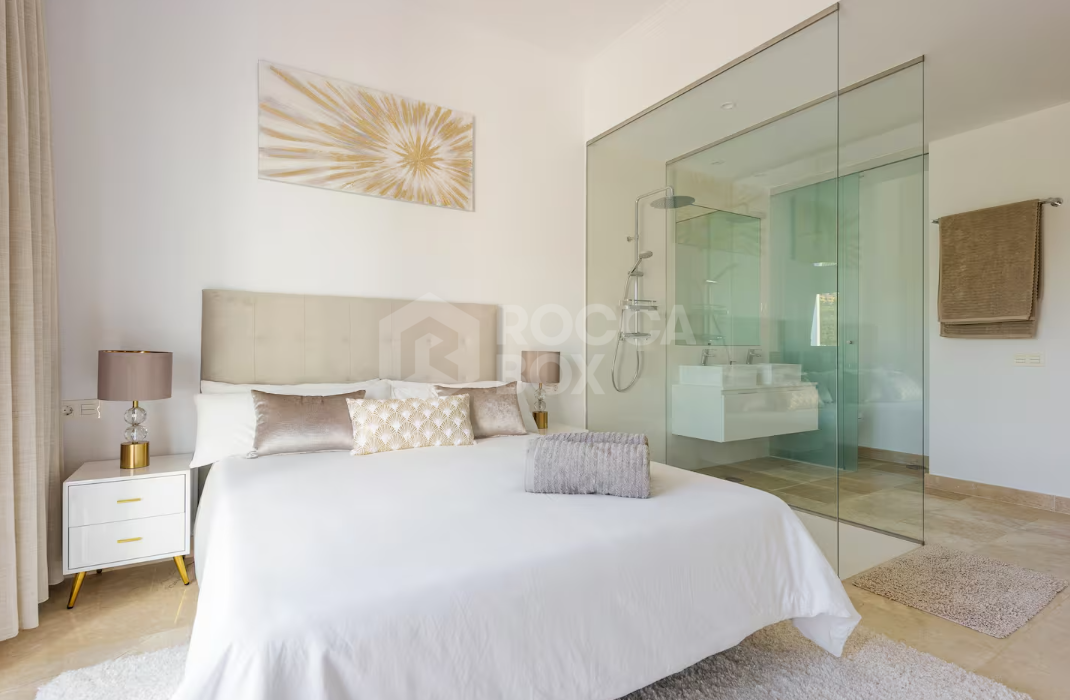 3-Bedroom Apartment in Paraiso Pueblo, Benahavis