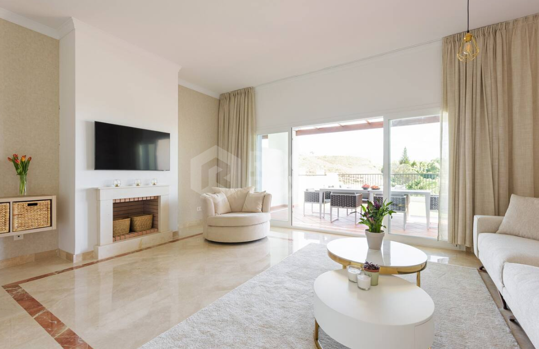 3-Bedroom Apartment in Paraiso Pueblo, Benahavis