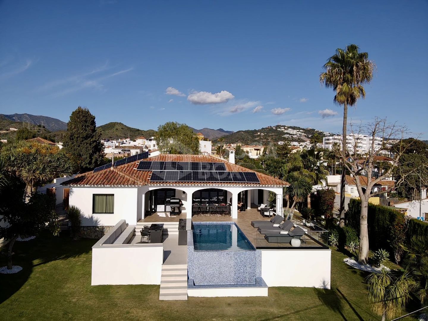 Luxury 7-Bedroom Villa with Infinity Pool in Marbella