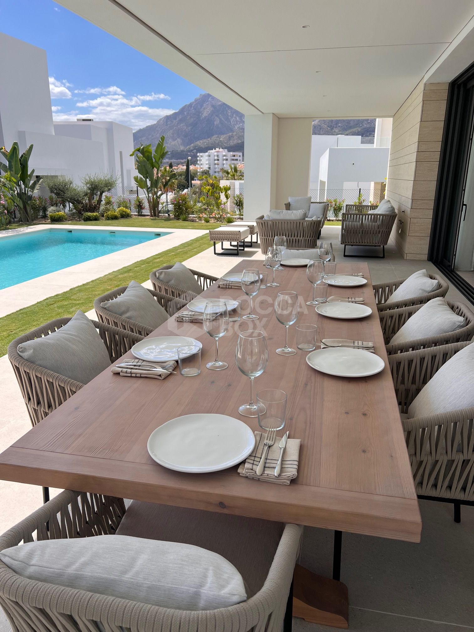 Luxurious 5-Bedroom Villa in Marbella East