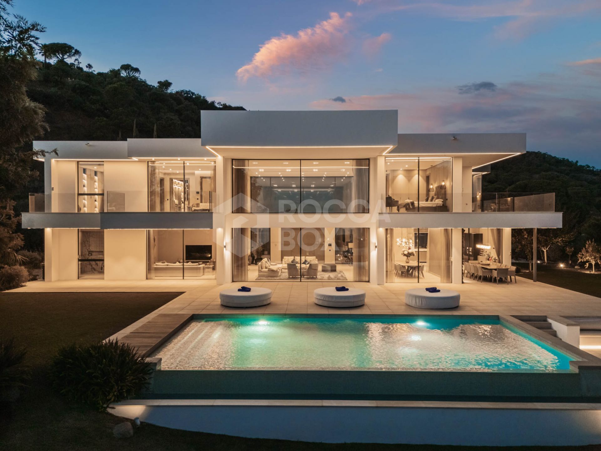 Elegant Mediterranean Villa with Breathtaking Panoramic Views