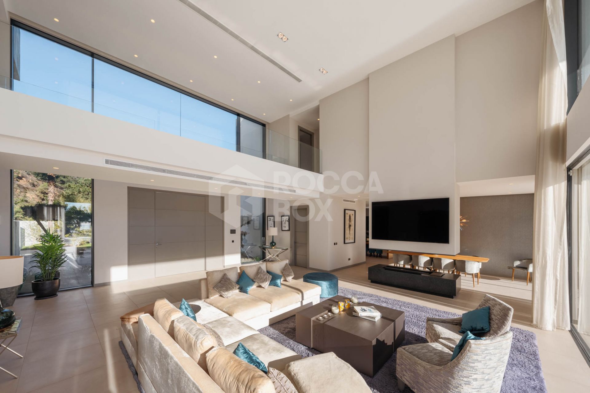 Elegant Mediterranean Villa with Breathtaking Panoramic Views
