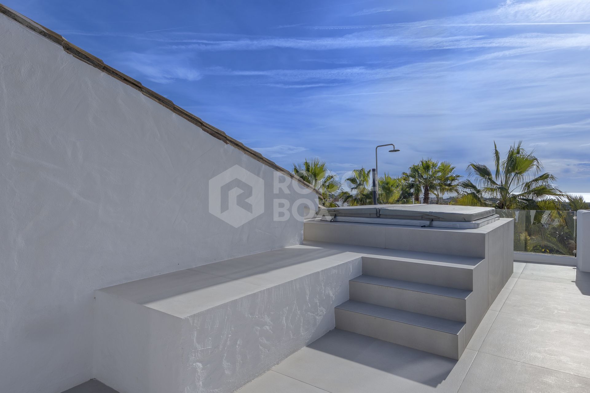 Luxury New Build Penthouse in Estepona with Panoramic Views