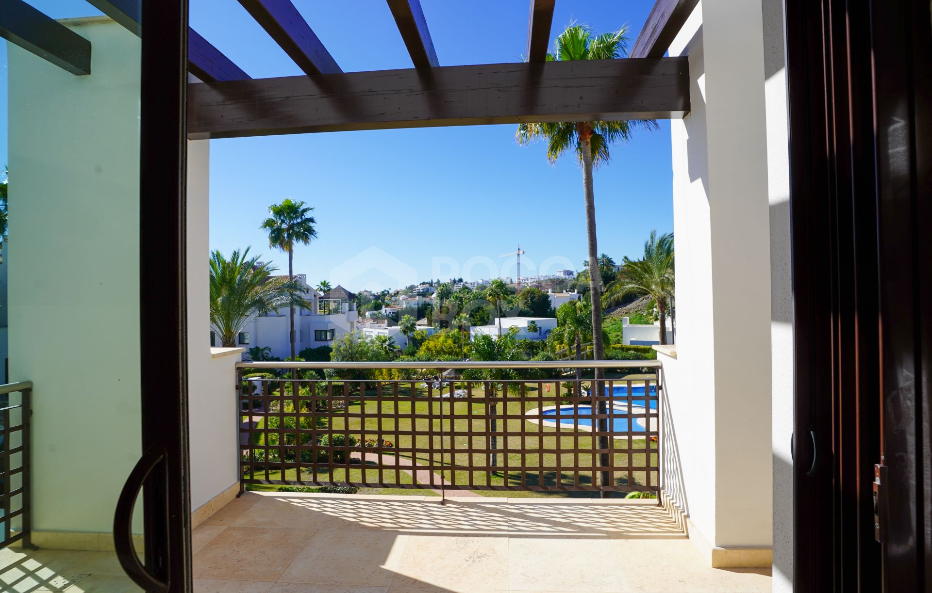 Penthouse in Mirador del Paraiso, Benahavis