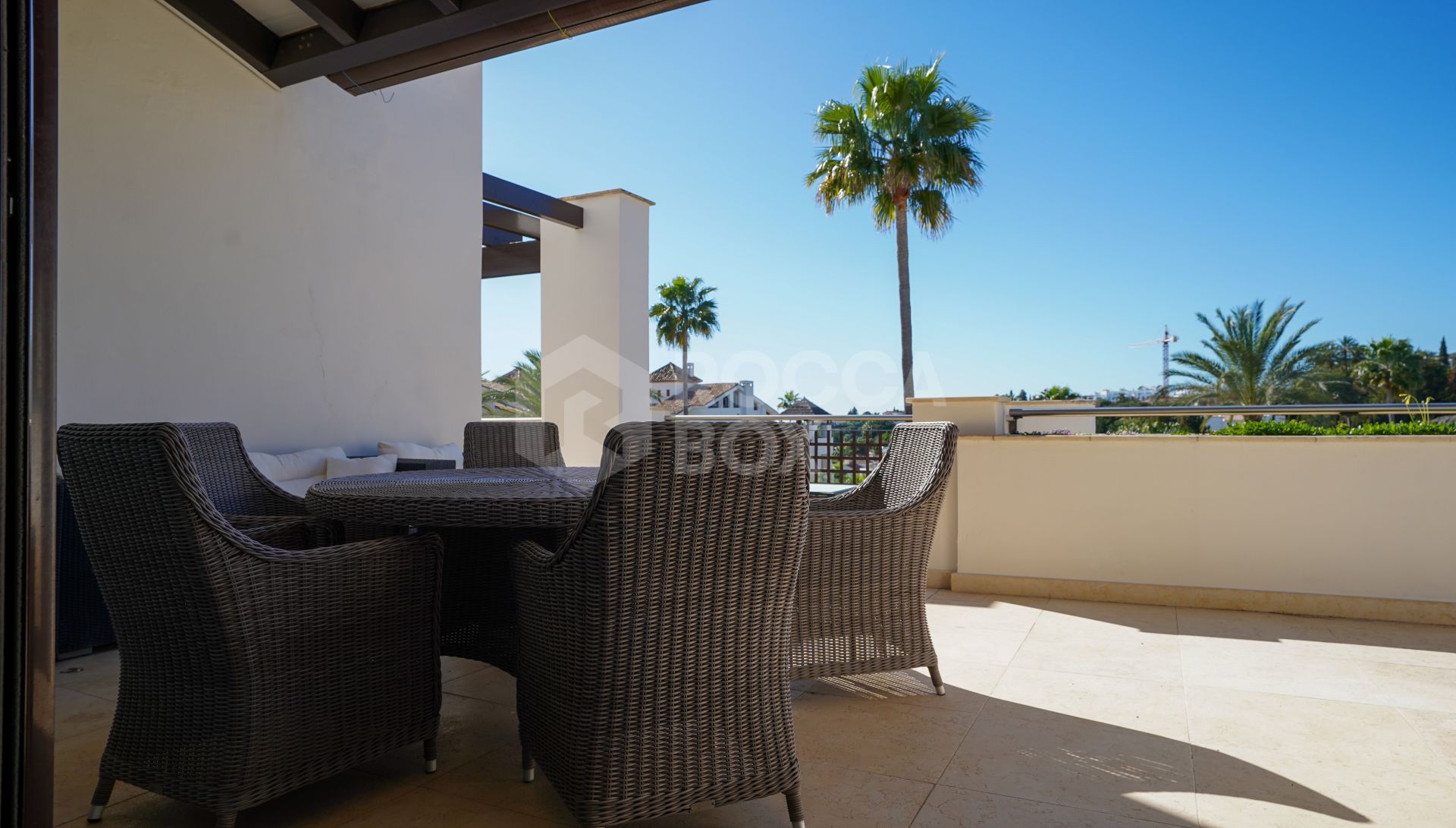 Penthouse in Mirador del Paraiso, Benahavis