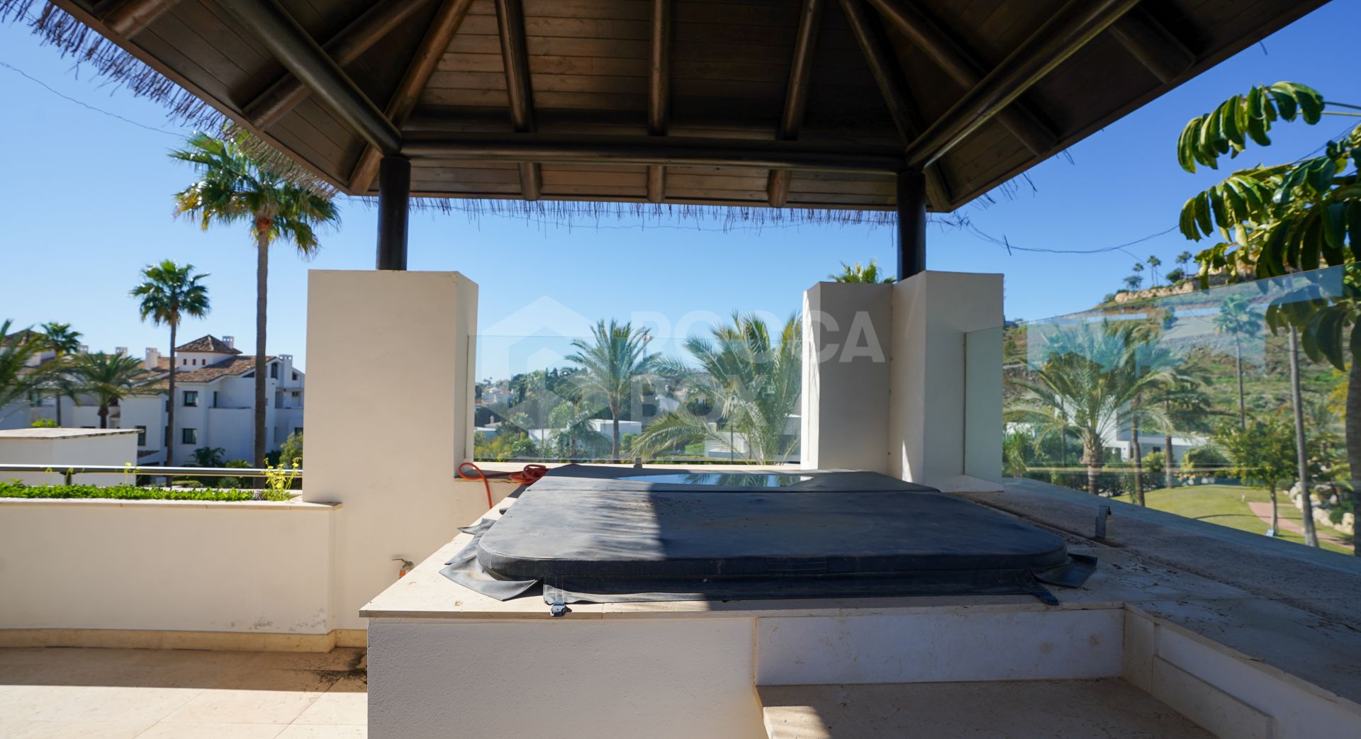 Penthouse in Mirador del Paraiso, Benahavis