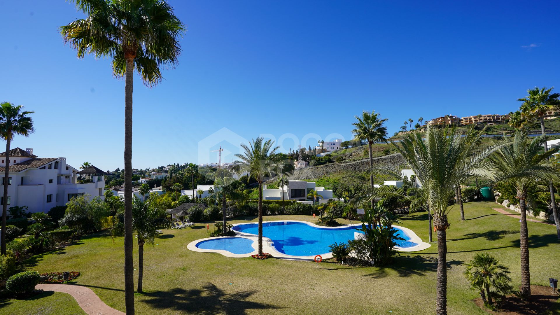 Penthouse in Mirador del Paraiso, Benahavis