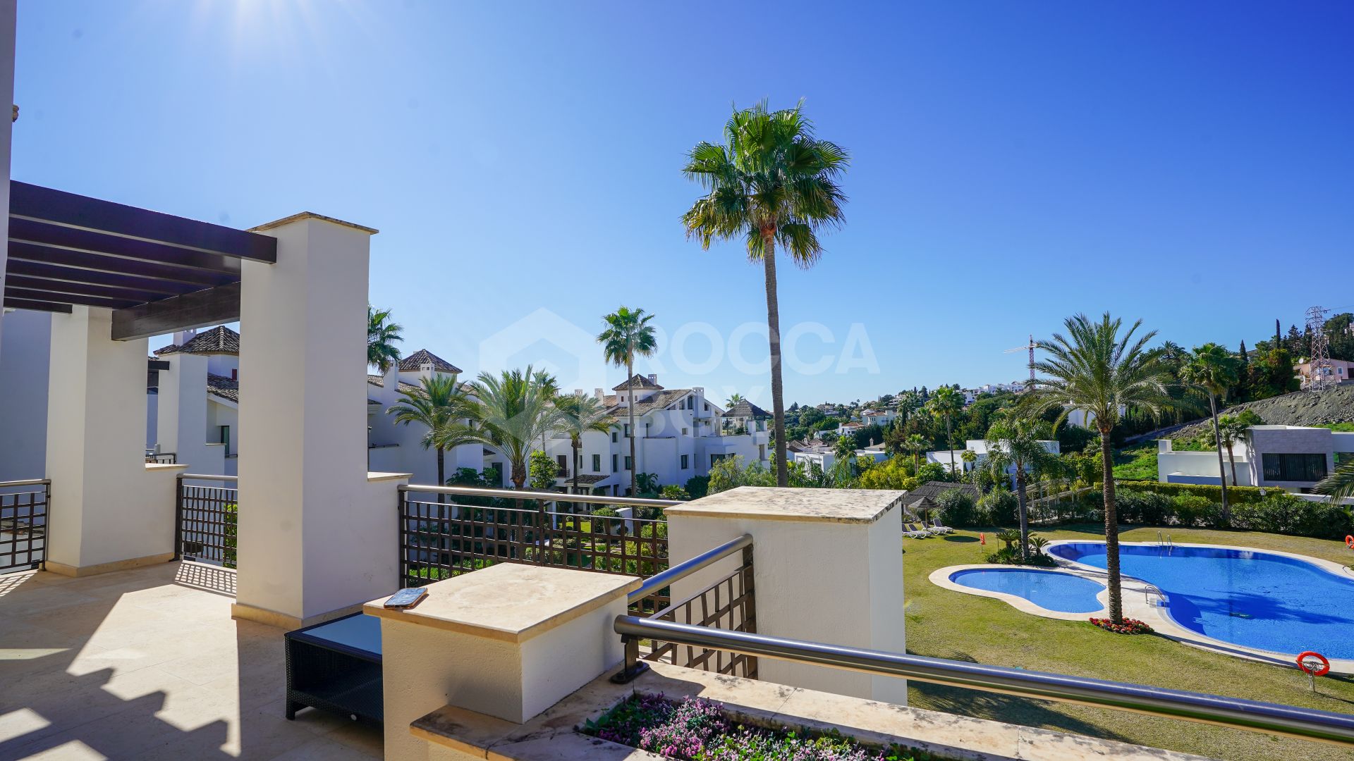 Penthouse in Mirador del Paraiso, Benahavis