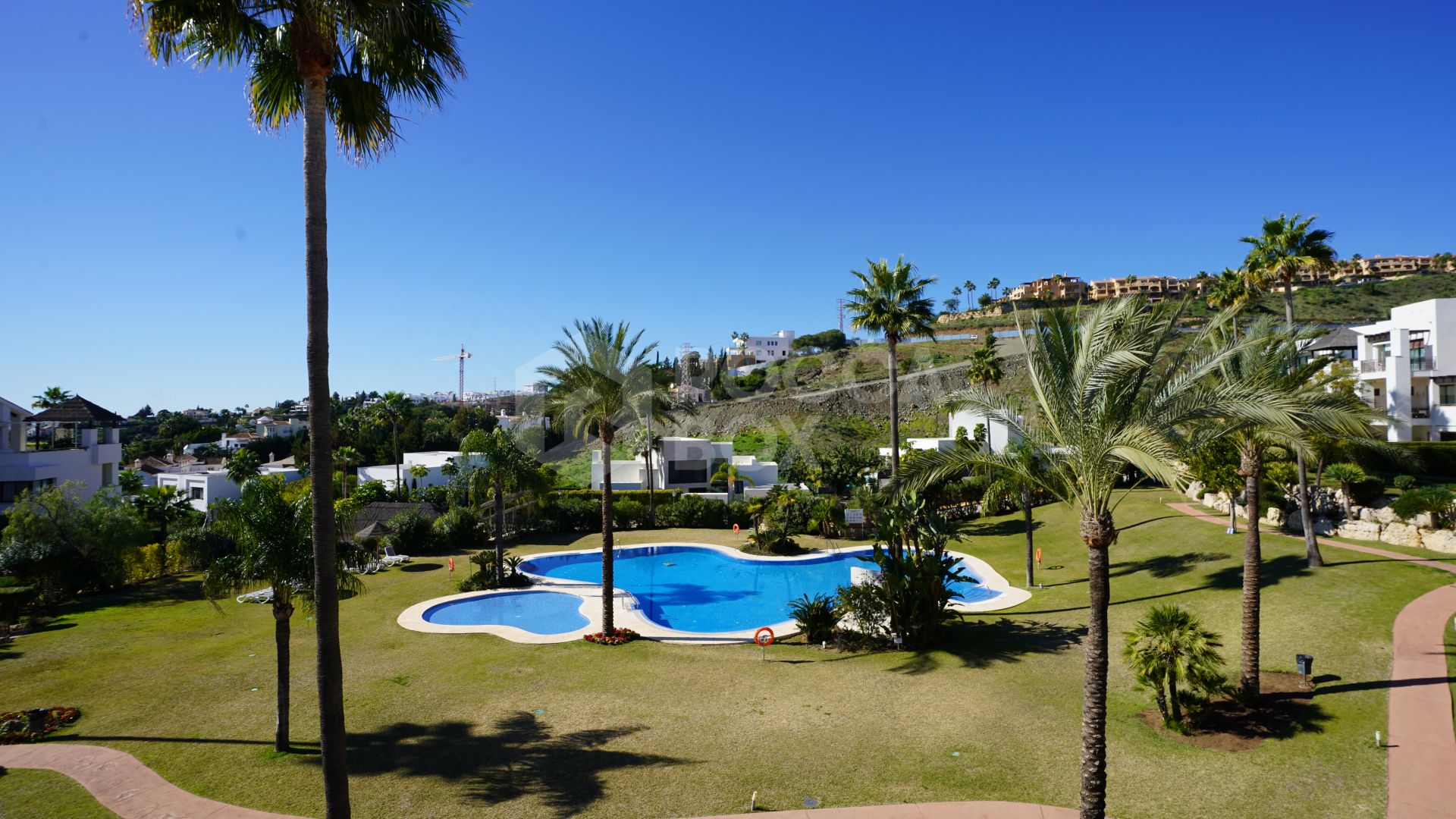 Penthouse in Mirador del Paraiso, Benahavis