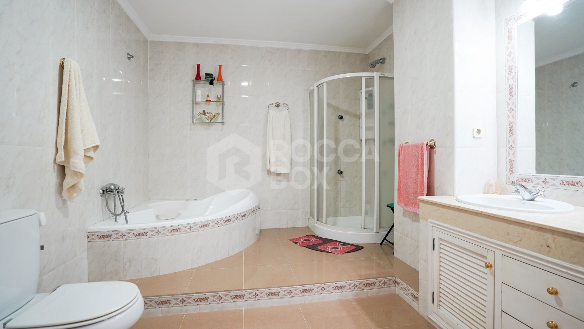 Four-Bedroom Villa with Sea Views in Marbella